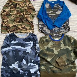 Crew cuts (xs:4-5), Gap (4), Hanna Andersson (3) shirt/sweatshirt bundle